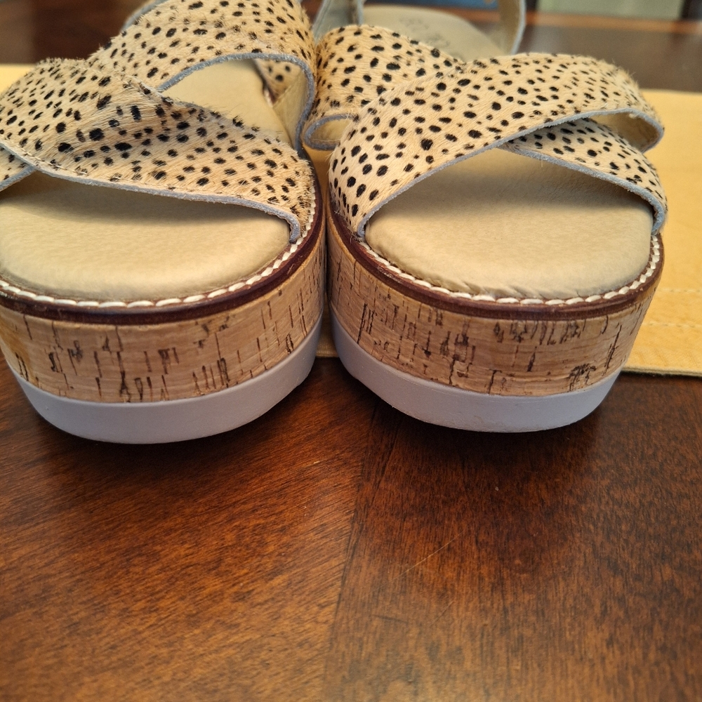 NWOT leather BOUTIQUE BY CORKYS furry platform flatform sandals si… - Picture 6 of 15